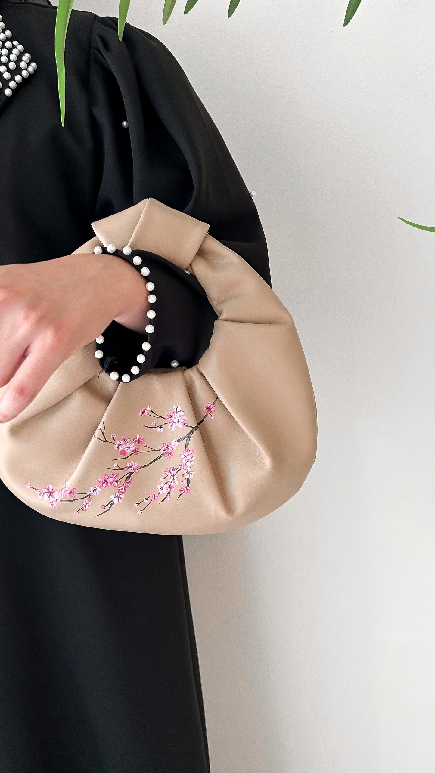 Floral collection beige folded leather hand bag